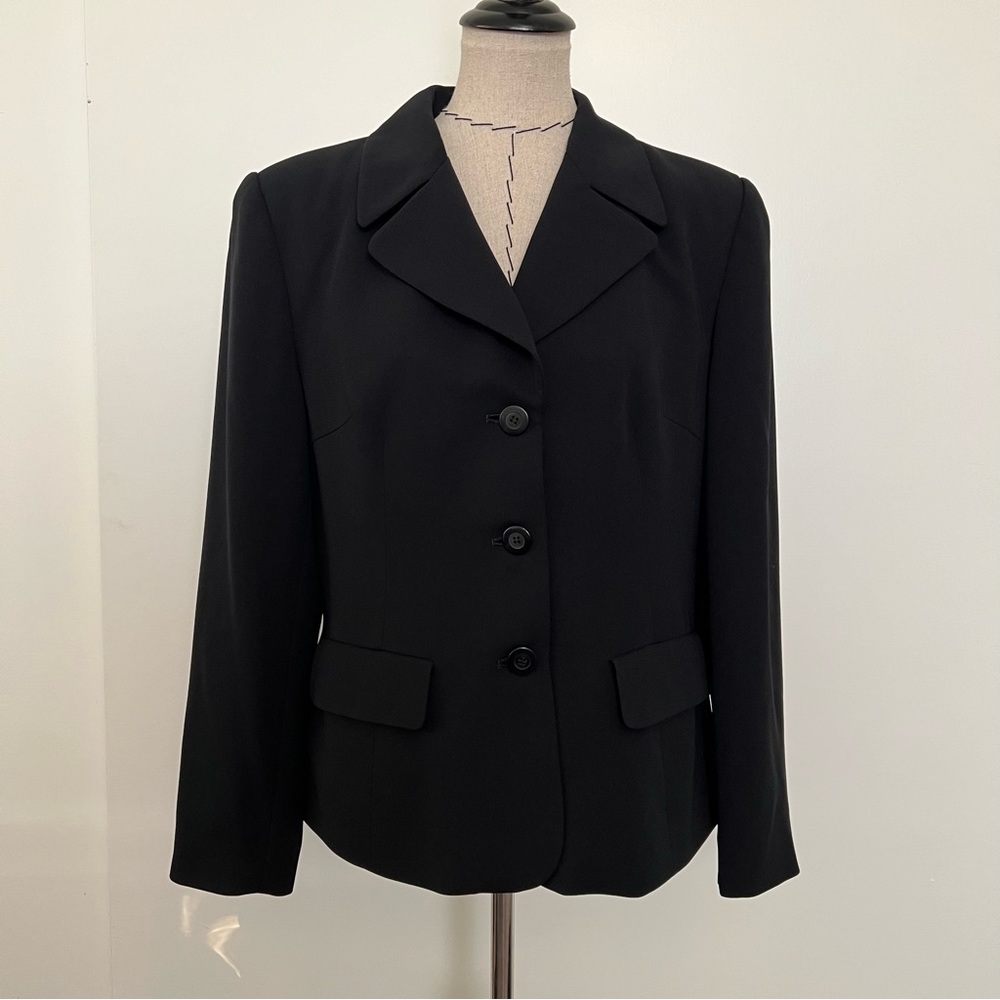 MT Morgan Taylor Studio black blazer